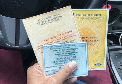 Kiểm tra giấy tờ xe